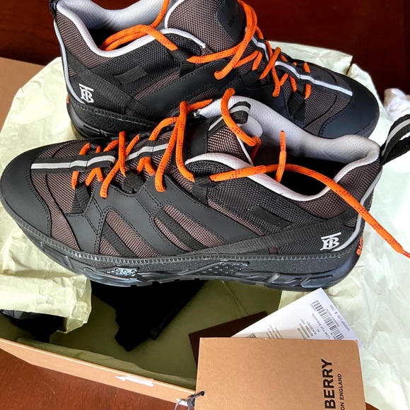 BURBERRY LOW TOP SNEAKERS BLACK & BROWN SIZE 9us BRAND NEW - Picture 5 of 9